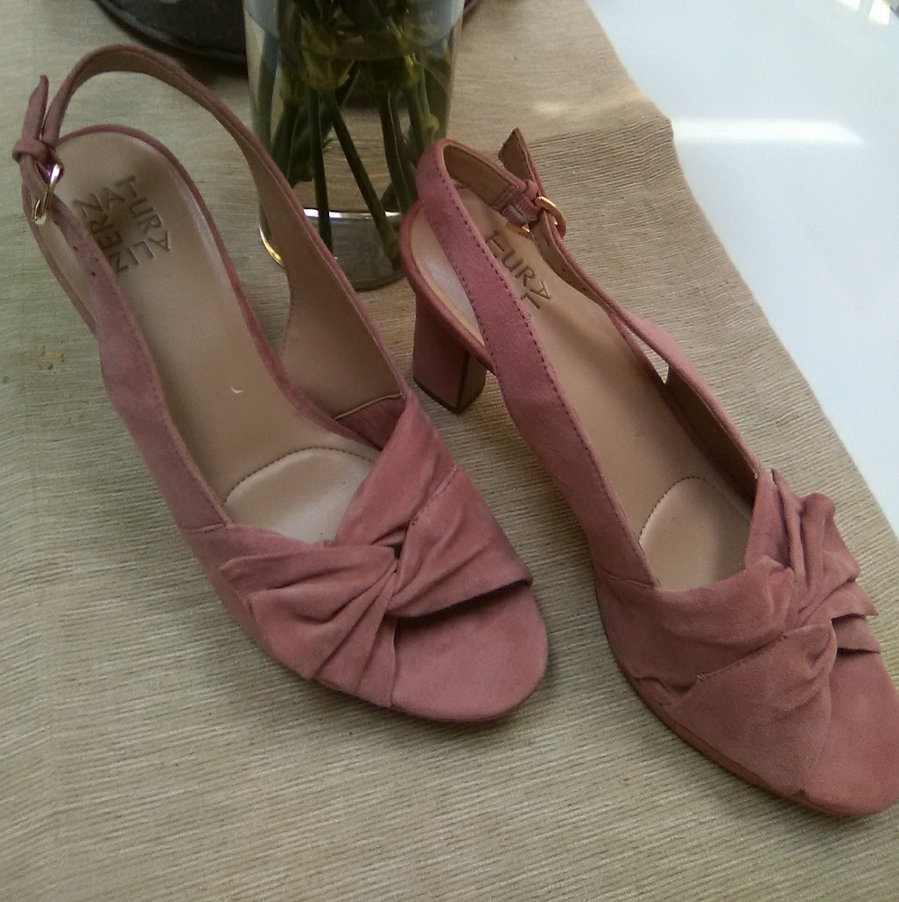 Naturalizer slingback shoe